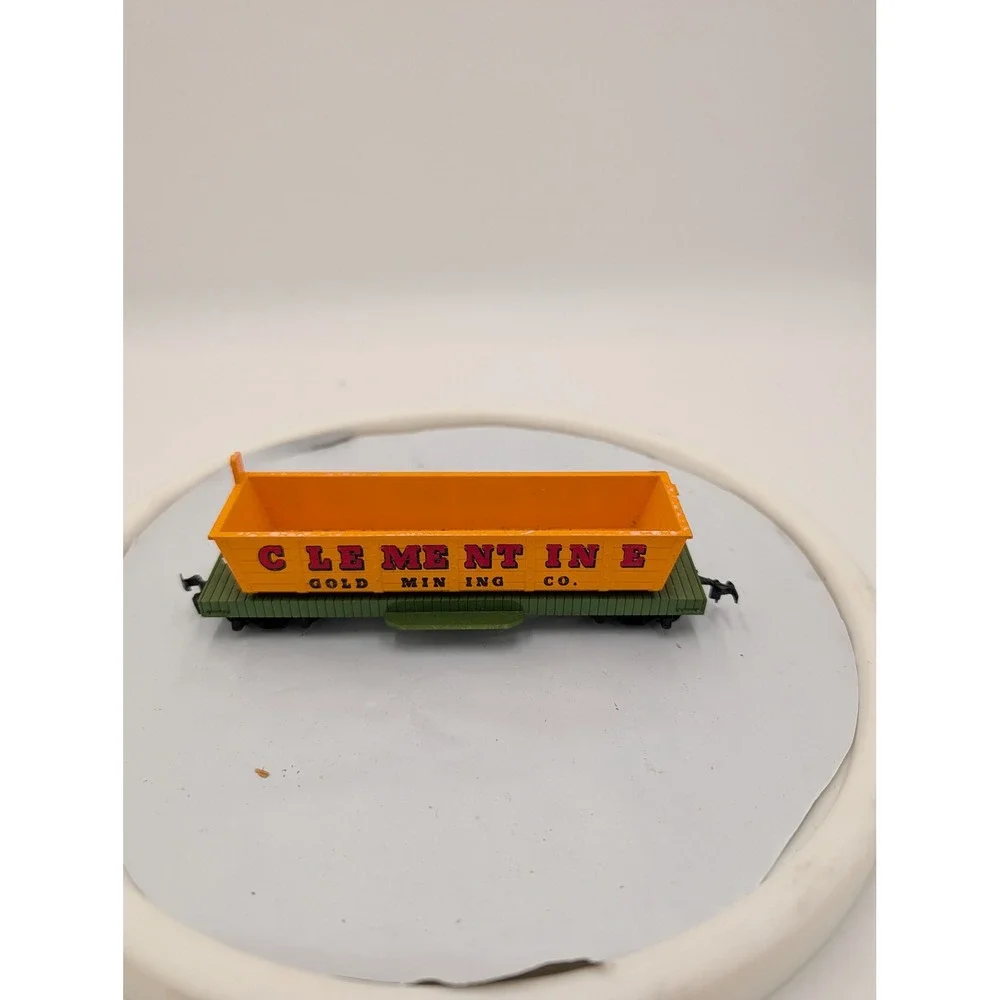 HO Scale Clementine Gold Mining Co Boxcar Yellow Green Model Train Rolling Stock